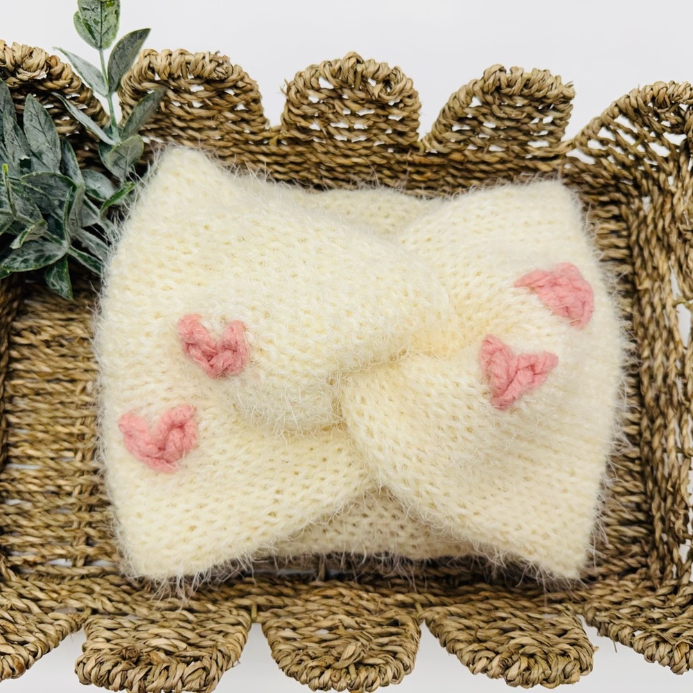 Knit Twist Heart Ear Warmer 🩷